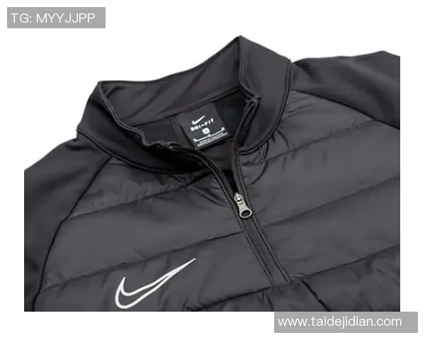 足球明星雨伞的真实身份揭秘及其背后的故事分析